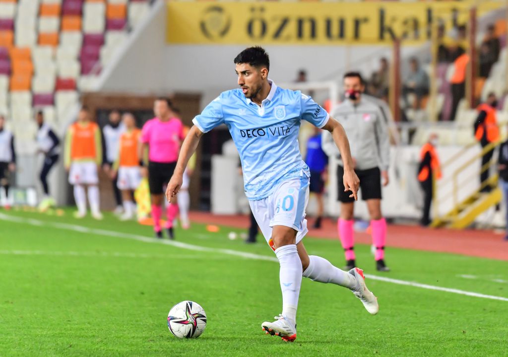 lavita yorumlar Futbolcu Berkay Özcan